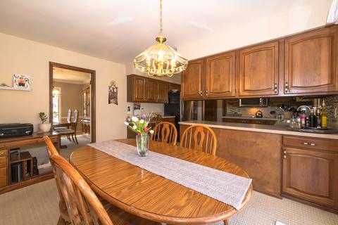 1284 Springborrow Dr, Flint, MI 48532 photo 16