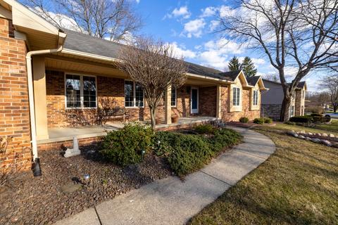 1284 Springborrow Dr, Flint, MI 48532 photo 3