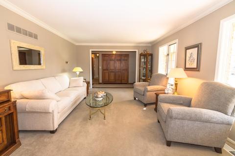 1284 Springborrow Dr, Flint, MI 48532 photo 6