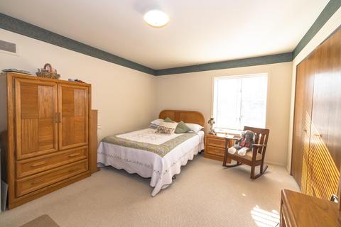 1284 Springborrow Dr, Flint, MI 48532 photo 33