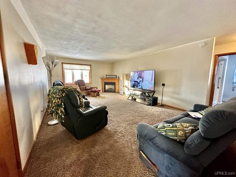 1007 S 16th St, Escanaba, MI 49829 photo 5