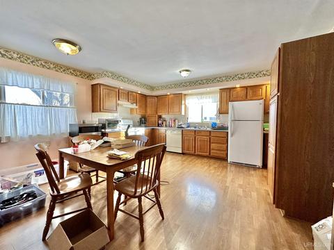 1007 S 16th St, Escanaba, MI 49829 photo 3