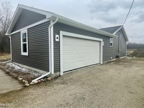 7044 E Richfield Rd, Davison, MI 48423 photo 2