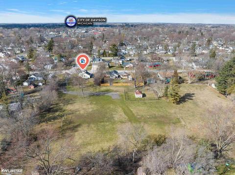 302 E Lexington St, Davison, MI 48423 photo 2
