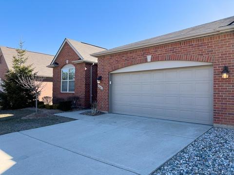 40642 Turnberry Dr, Sterling Heights, MI 48310