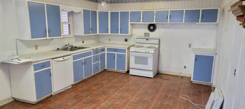 1066 E Pinconning, Pinconning, MI 48650 photo 5
