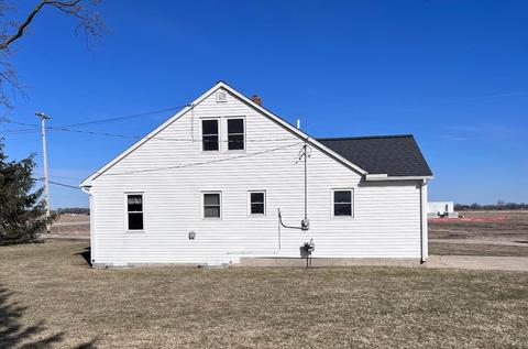 1066 E Pinconning, Pinconning, MI 48650 photo 4
