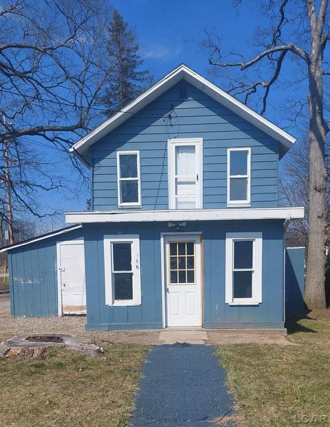 106 N Lakeview Blvd, Manitou Beach, MI 49253