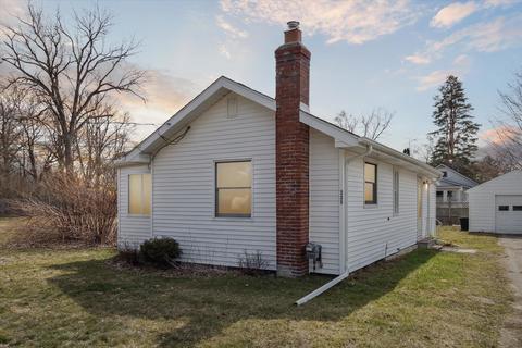 325 Field Rd, Clio, MI 48420