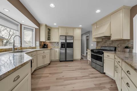 47696 Beacon Square Dr, Macomb, MI 48044 photo 14