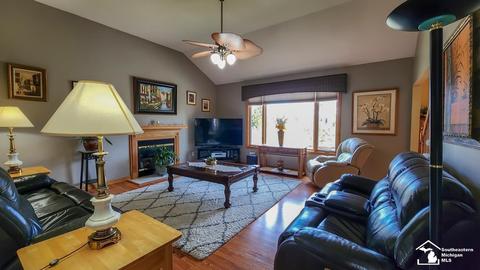 2952 E Country Ln, Monroe, MI 48162 photo 5
