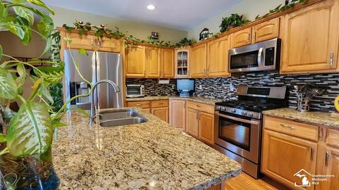 2952 E Country Ln, Monroe, MI 48162 photo 9