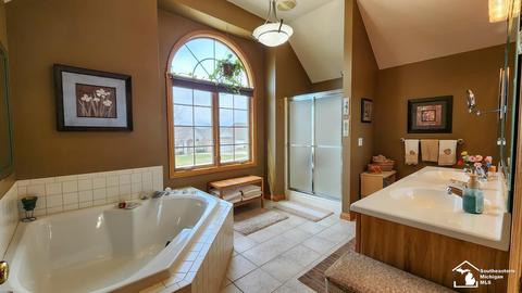 2952 E Country Ln, Monroe, MI 48162 photo 14