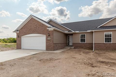 2800 Hope, Adrian, MI 49221