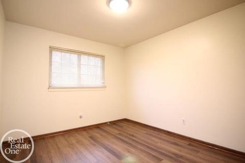 45850 Berthoud Dr, Macomb, MI 48044 photo 16