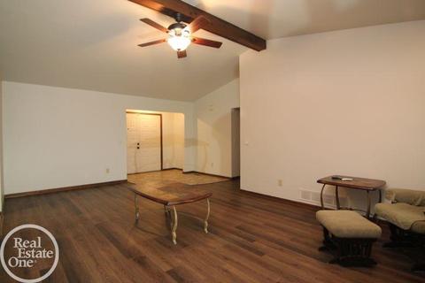 45850 Berthoud Dr, Macomb, MI 48044 photo 4