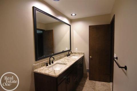45850 Berthoud Dr, Macomb, MI 48044 photo 17