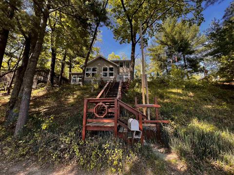 871 E Long Lake Dr, Harrison, MI 48625