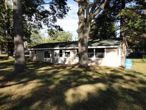 102 E North, Lake, MI 48632
