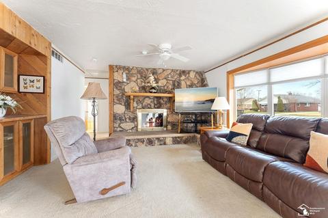 18052 Hinton, Riverview, MI 48193 photo 4