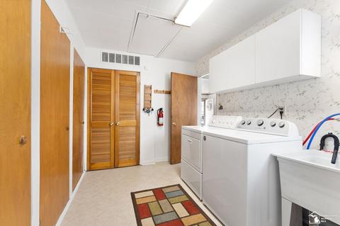 18052 Hinton, Riverview, MI 48193 photo 16
