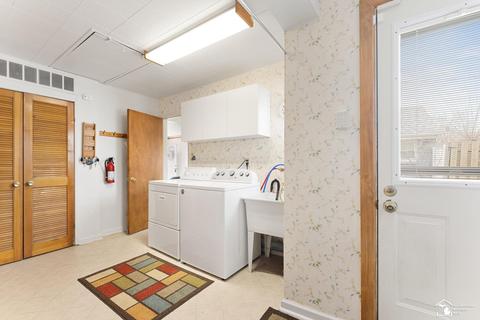 18052 Hinton, Riverview, MI 48193 photo 17
