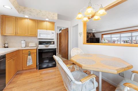 18052 Hinton, Riverview, MI 48193 photo 7