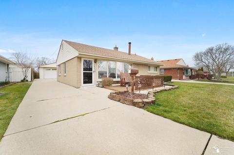 18052 Hinton, Riverview, MI 48193 photo 1