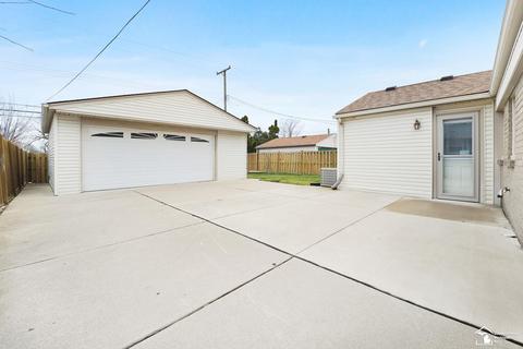 18052 Hinton, Riverview, MI 48193 photo 21