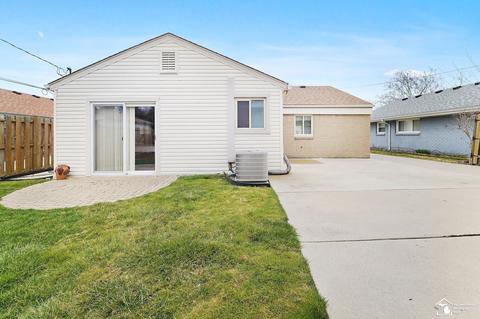 18052 Hinton, Riverview, MI 48193 photo 19