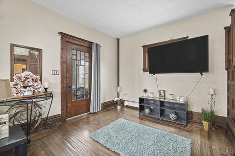 904 E Maumee St, Adrian, MI 49221 photo 4