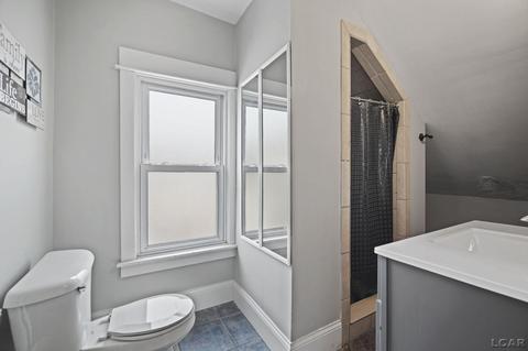 904 E Maumee St, Adrian, MI 49221 photo 20