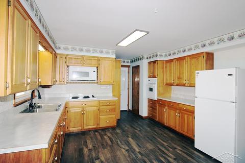 540 S Maple, Hemlock, MI 48626 photo 3