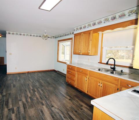 540 S Maple, Hemlock, MI 48626 photo 2