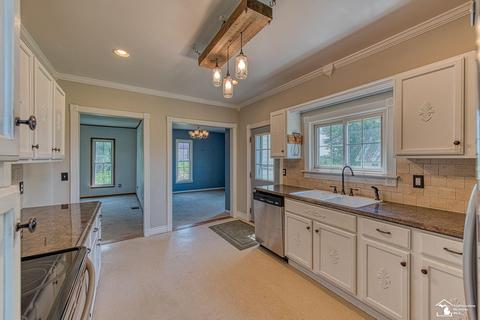 9269 Dixon Rd, Monroe, MI 48161 photo 8