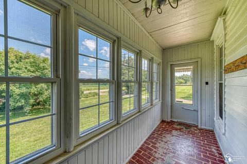 9269 Dixon Rd, Monroe, MI 48161 photo 4