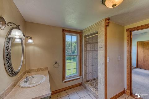 9269 Dixon Rd, Monroe, MI 48161 photo 14
