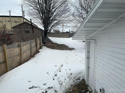 321 E Onota, Munising, MI 49862 photo 21