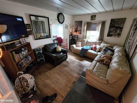 1602 Lyons Ave, Lansing, MI 48910 photo 3