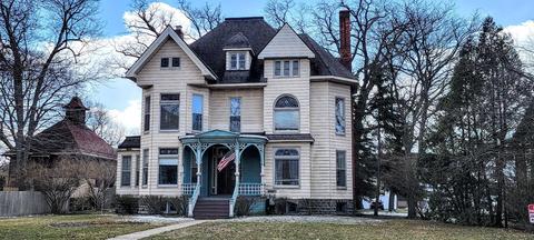 910 Center, Bay City, MI 48708