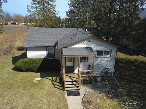 4429 S Lakeview Dr, Beaverton, MI 48612