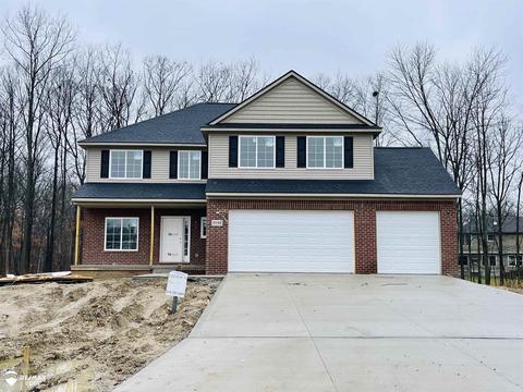 8144 Peninsula, Grand Blanc, MI 48439