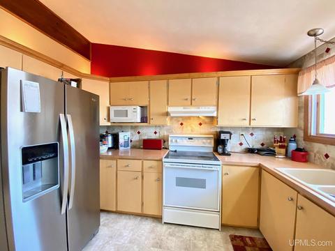 1650 Glenwood Ln, Ishpeming, MI 49849 photo 16