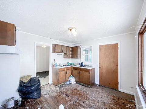 809 E B, Iron Mountain, MI 49801 photo 11