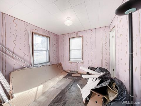 809 E B, Iron Mountain, MI 49801 photo 15