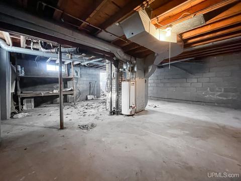 809 E B, Iron Mountain, MI 49801 photo 27