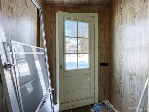809 E B, Iron Mountain, MI 49801 photo 23