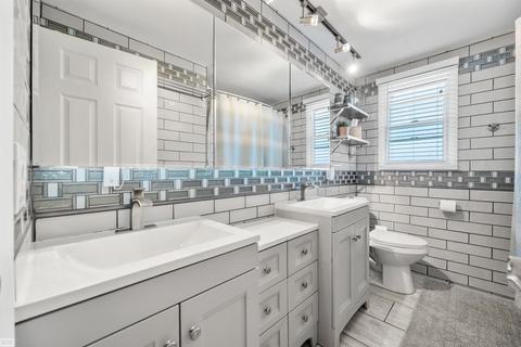 47111 Savannah Dr, Macomb, MI 48044 photo 21