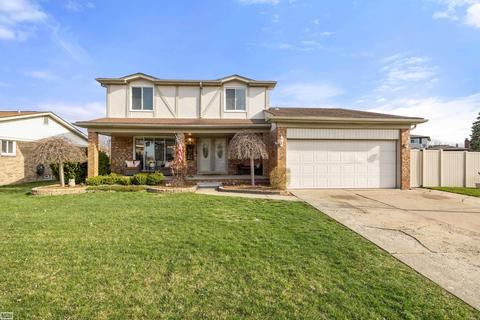 47111 Savannah Dr, Macomb, MI 48044 photo 2