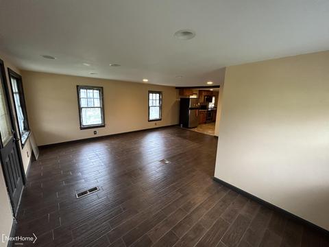 2306 Blades Ave, Flint, MI 48503 photo 4